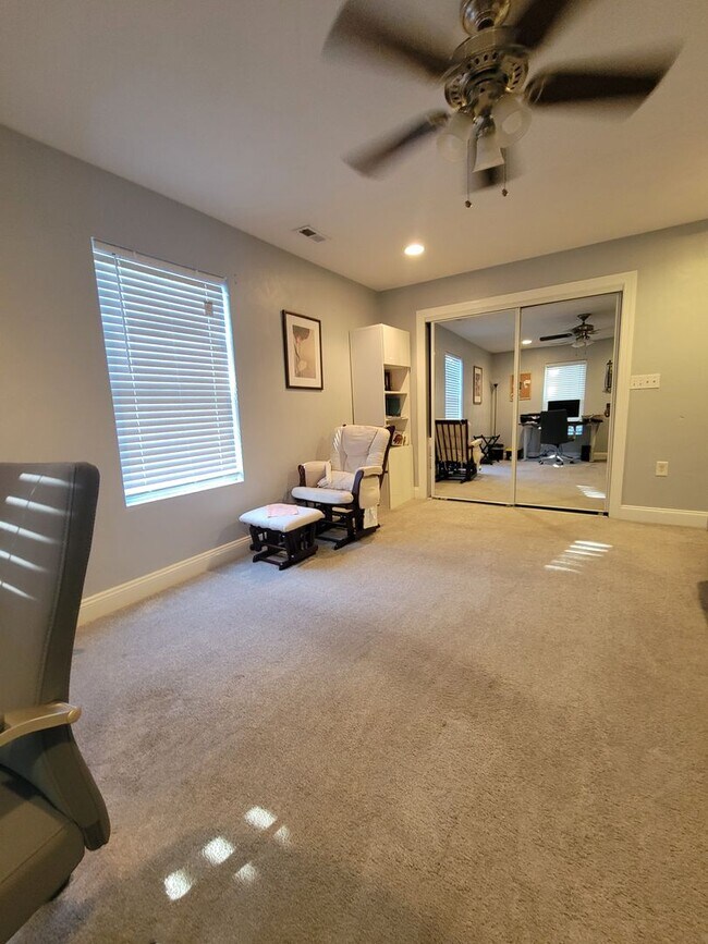 Building Photo - 4BR / 4BA Single-Family Home Near Norfolk ...