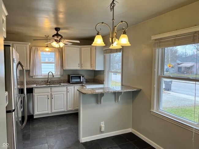 Building Photo - 1328 Wallace Ave