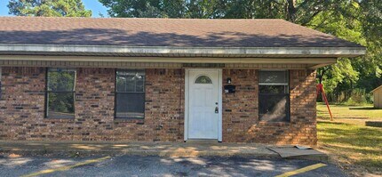 Building Photo - Available! 2 Bedroom 1 Bath Close to Everything! Longview, TX!