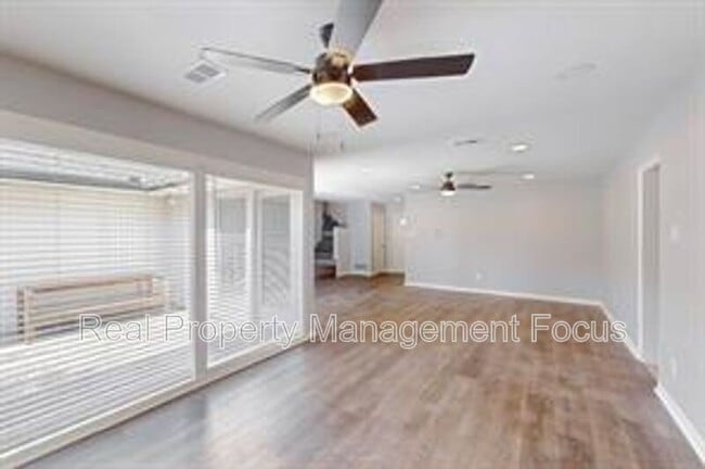 Building Photo - 14724 Overview Dr