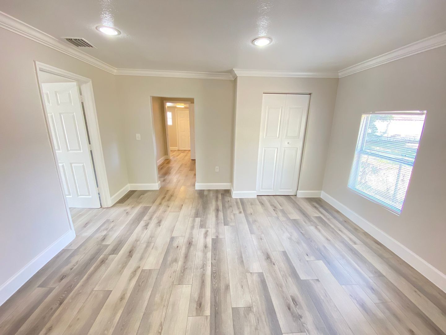 Building Photo - 812 W Livingston St