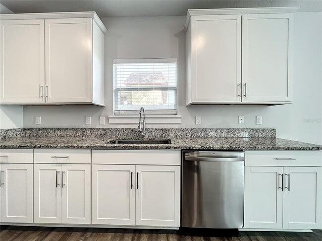 Building Photo - 3715 W Wisconsin Ave