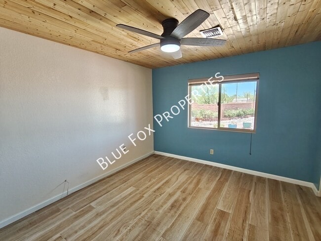 Building Photo - 5440 W Placita De La Promesa
