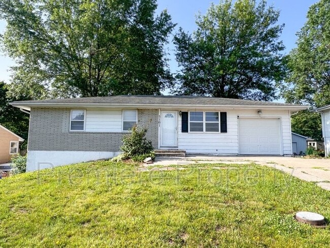 Primary Photo - 5101 NE 58th St