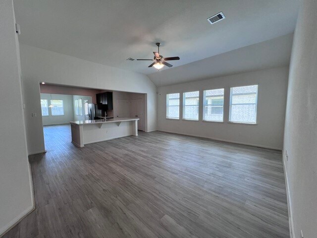 Building Photo - 14147 Little River Dr