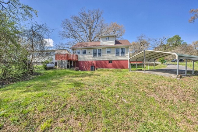 Building Photo - Charming 3 bed, 2 bath Rossville, GA Rental!