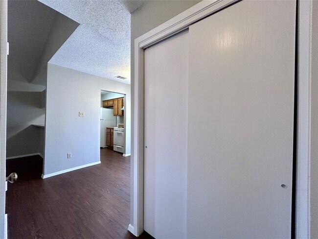 Building Photo - 506 Willowbend Cove