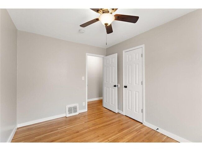 Building Photo - 1408 Lake St NE