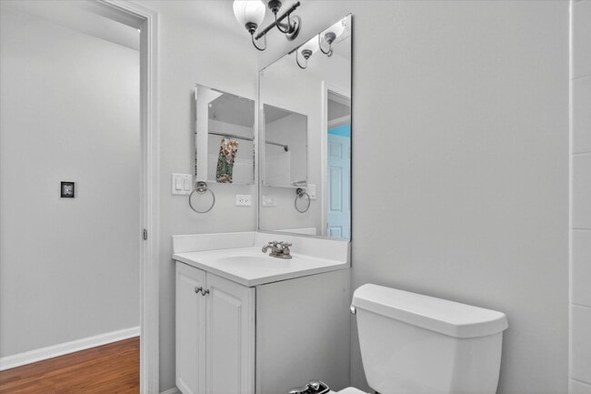 Building Photo - 1161 Hawthorne Ln