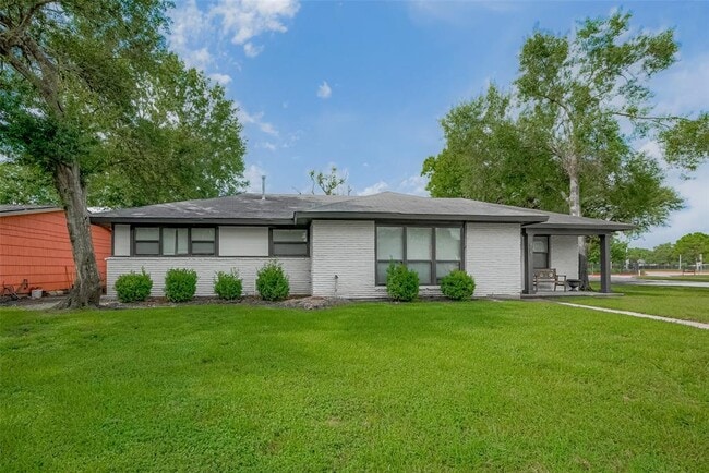 Primary Photo - 8057 Ridgeview Dr