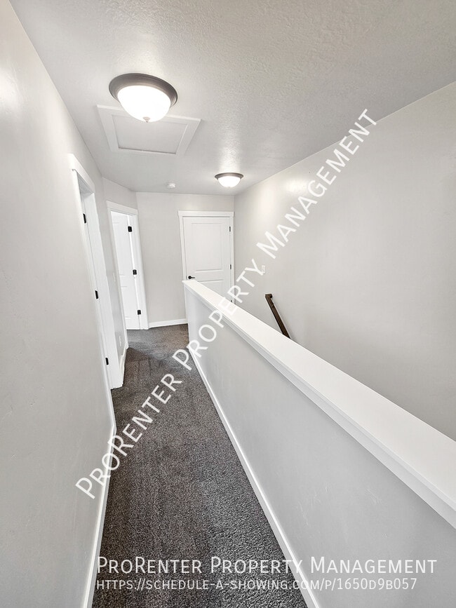 Building Photo - 2516 W Knights Ln