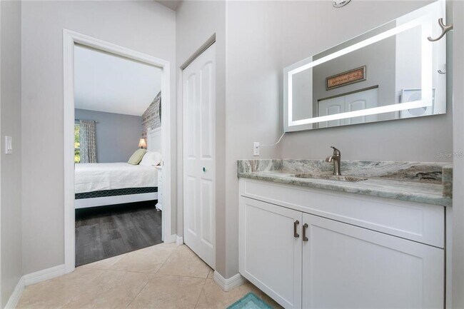 Building Photo - 319 Monaco Dr