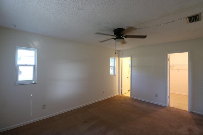 Building Photo - 253 Laguna Ct