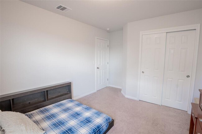 Building Photo - 121 Cloyce Ct
