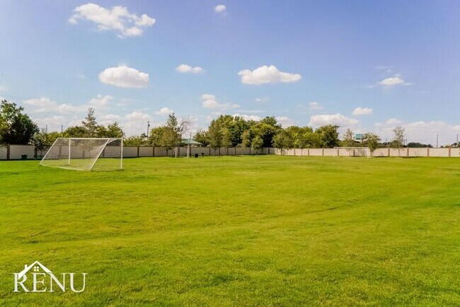 Building Photo - Coming Soon!