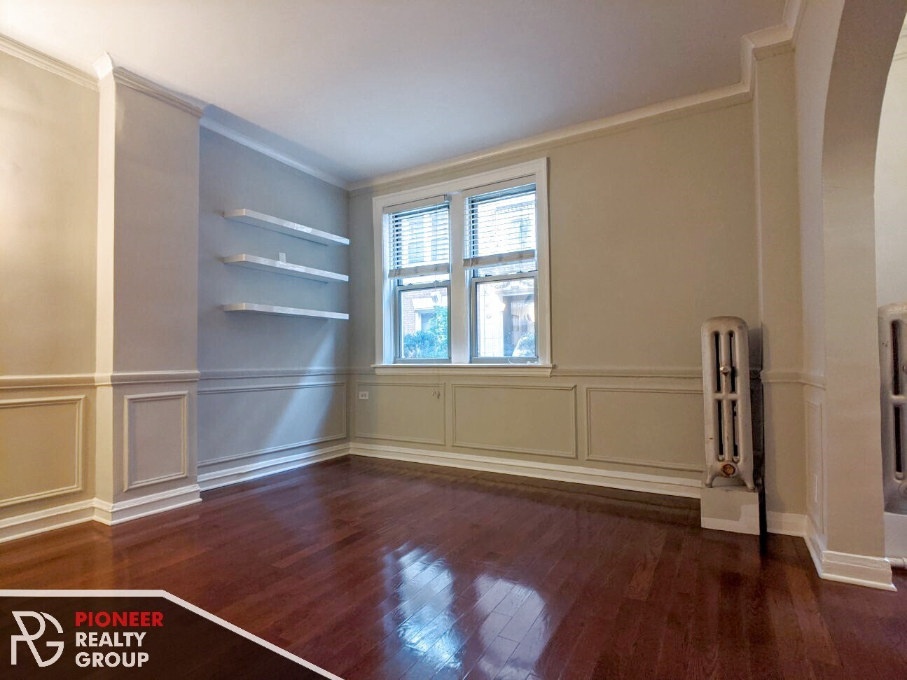 Building Photo - 546 W Surf St