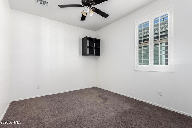 Building Photo - 665 E Rojo Way