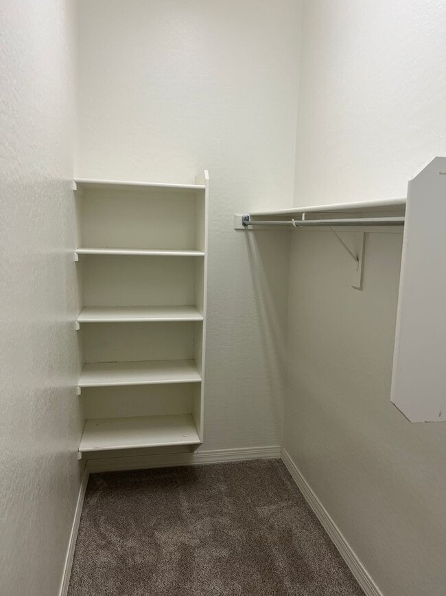 Building Photo - Three Bedroom-Two Bath-2.5 Car Garage ~ Gr...