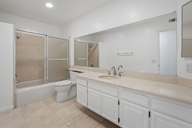 Building Photo - SPACIOUS 4 BEDROOM, 3 BATH HOME WITH 3-CAR GARAGE!