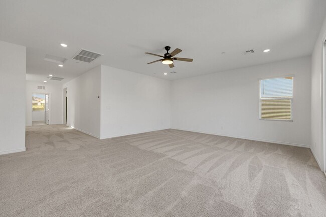 Building Photo - Nearly New Lennar 5 Bedroom Home in Inspirada