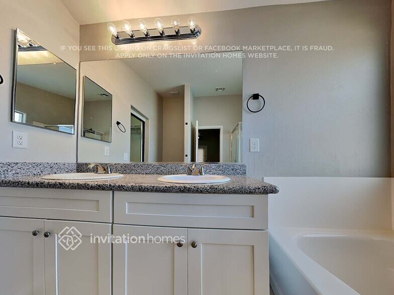 Building Photo - 35407 N Shorthorn Trail