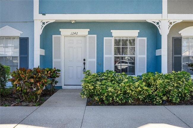 Building Photo - 1242 Vineland Pl