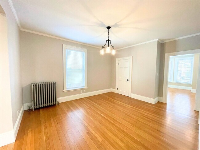 Building Photo - 12 Briggs St