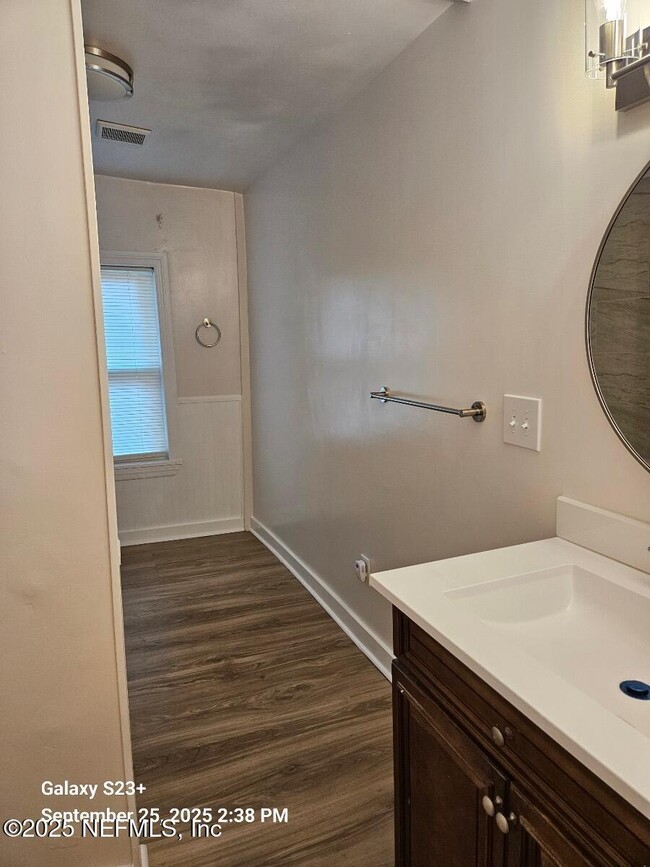 Building Photo - 269 W King St