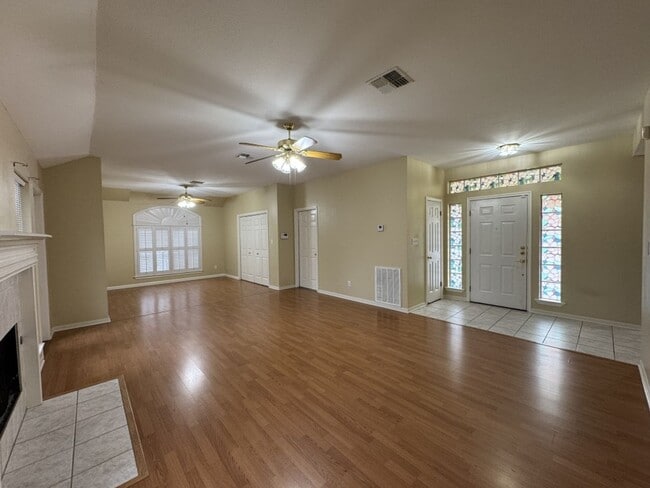 Building Photo - Eagle Creek Subdivision