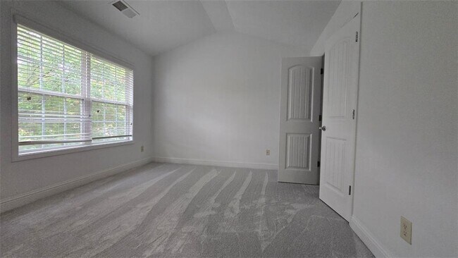 Building Photo - 2275 Copper Trail Ln NE