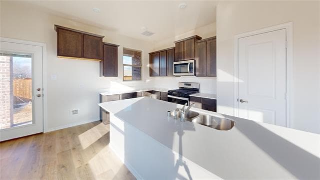 Building Photo - 3941 Oak Crk Cir