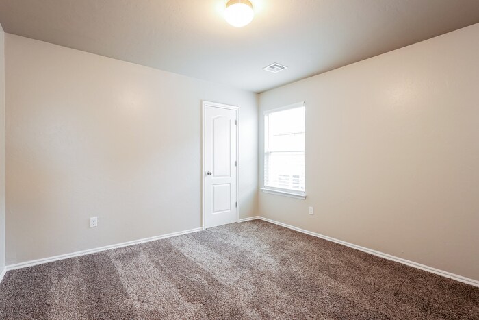 Building Photo - 9612 Evie Dr