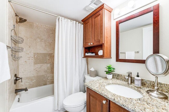 Building Photo - 6218 Palma Del Mar Blvd S