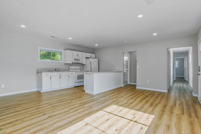 Building Photo - 566 Owl Nest Rd