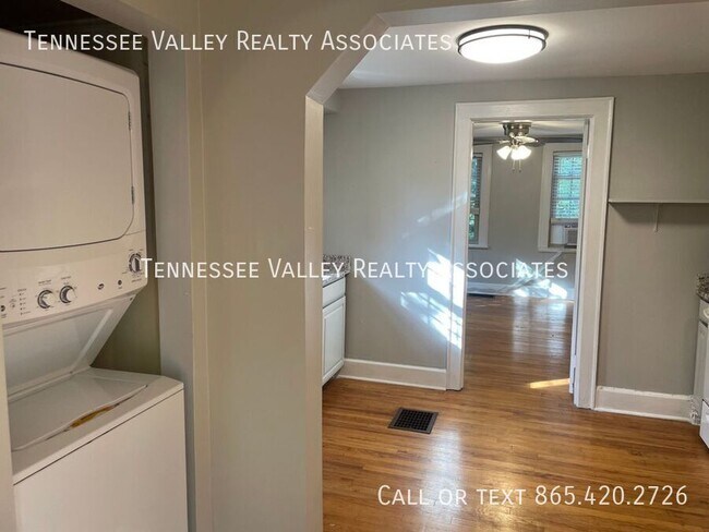 Building Photo - 419 Noelton Dr SW