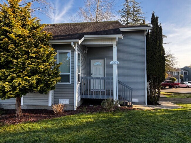 Building Photo - 2620 10th St