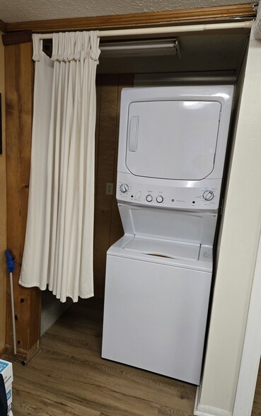 Washer and dryer - 3339 Sanford Dr