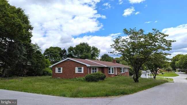 Building Photo - 19714 Scott Hill Dr