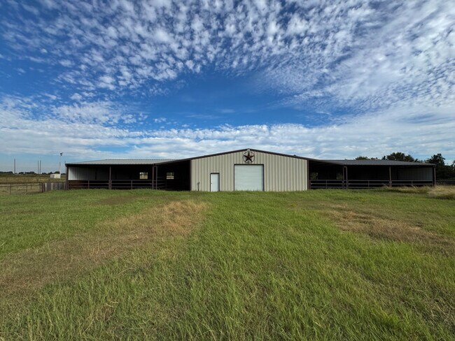 Building Photo - 1559 E Blackjack Rd E