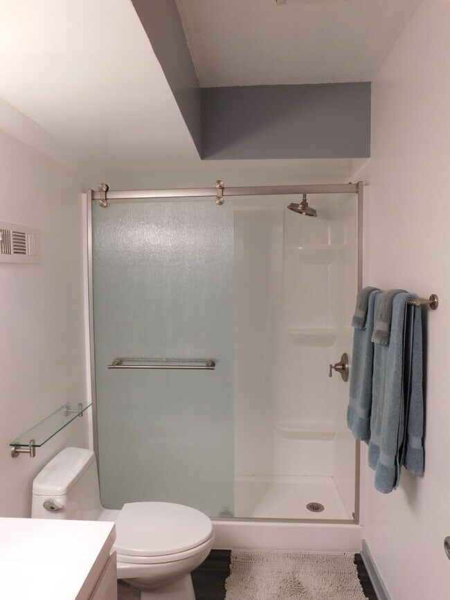 Building Photo - 1607 Harbourside Dr
