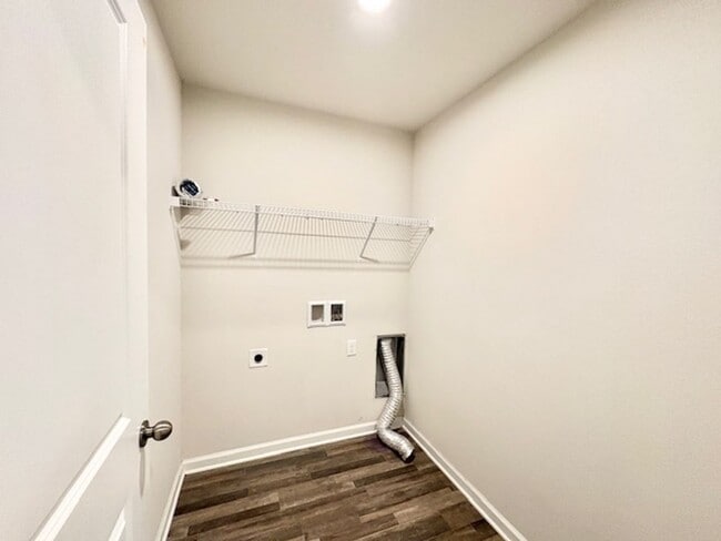 Building Photo - 462 Whispering Creek Ave