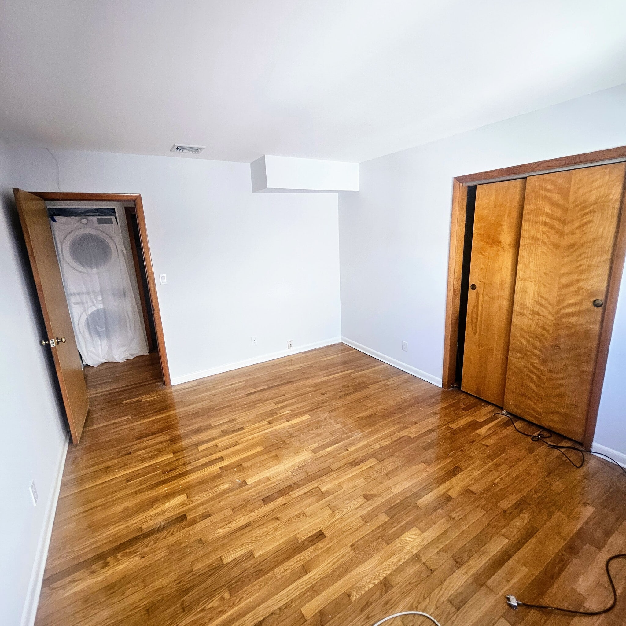 LAUNDRY - 109 Rockwell St