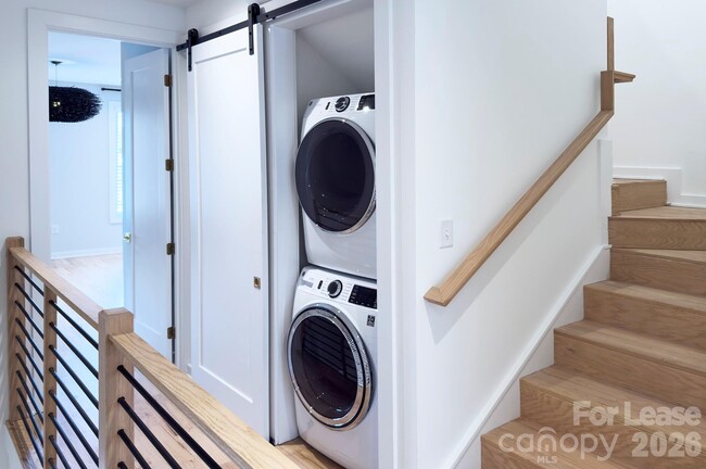 Building Photo - 2737 Shenandoah Ave