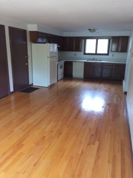 Building Photo - 167 South St