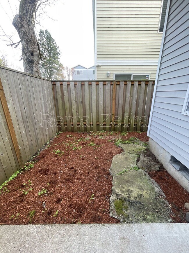 Building Photo - 6702 SE 80th Ave
