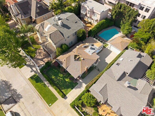 Building Photo - 14529 Greenleaf St