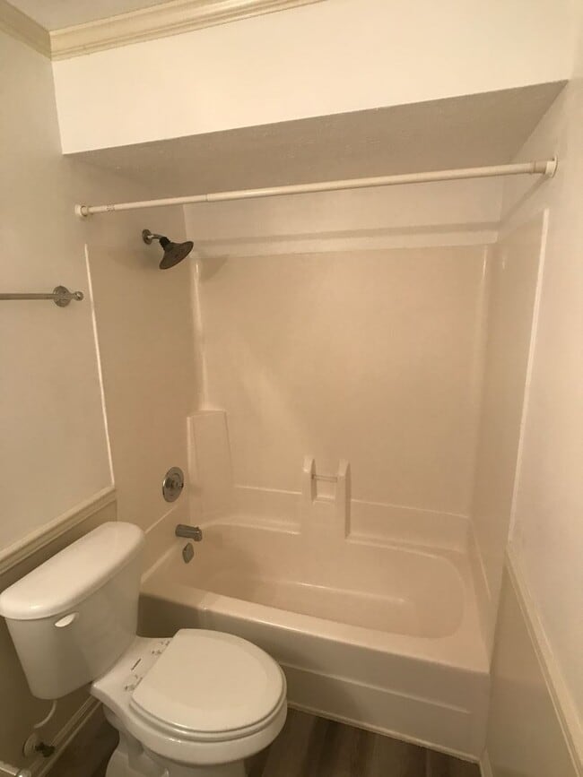 Building Photo - 1 Pointer Pl