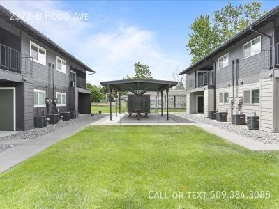 Building Photo - 2372 Hood Ave
