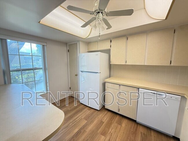 Building Photo - 225 Ranier Cove