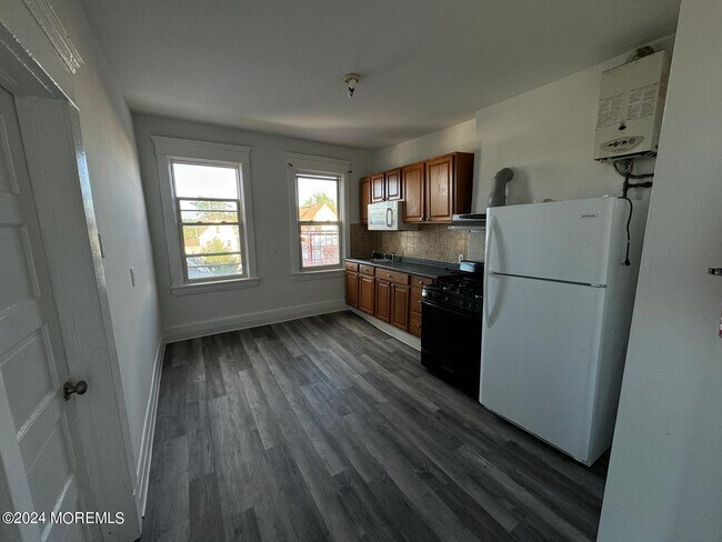 Building Photo - 720 Cortlandt St